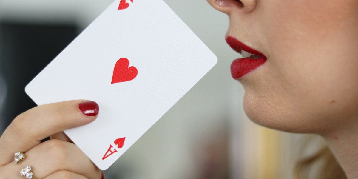 Hvordan blockchain-teknologi revolutionerer sikkerheden og gennemsigtigheden i online casinoer i 2025