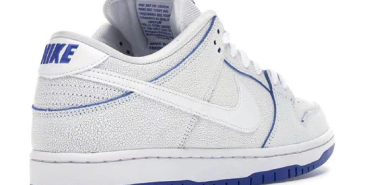 Nike Air Force 1 ไปจนถึง Nike Dunk Low